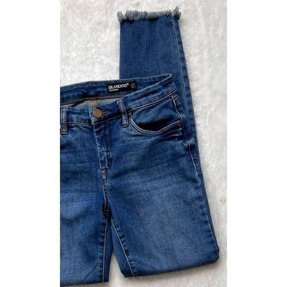 BLANKNYC Distressed Frayed Raw Hem Crop Skinny Jeans, Size 27 - Picture 5 of 14